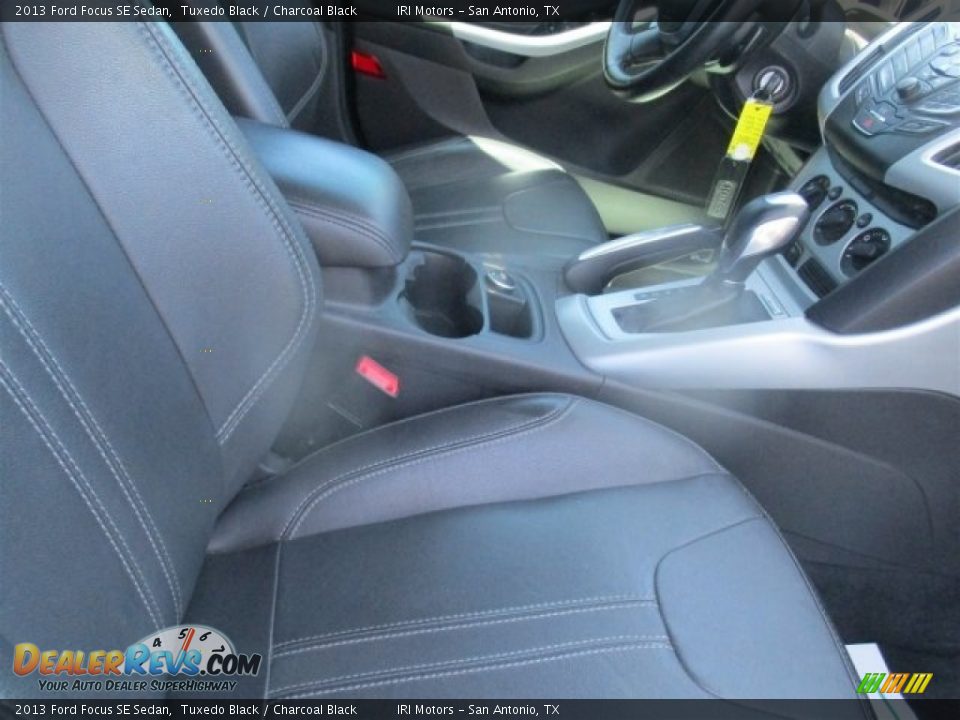 2013 Ford Focus SE Sedan Tuxedo Black / Charcoal Black Photo #12