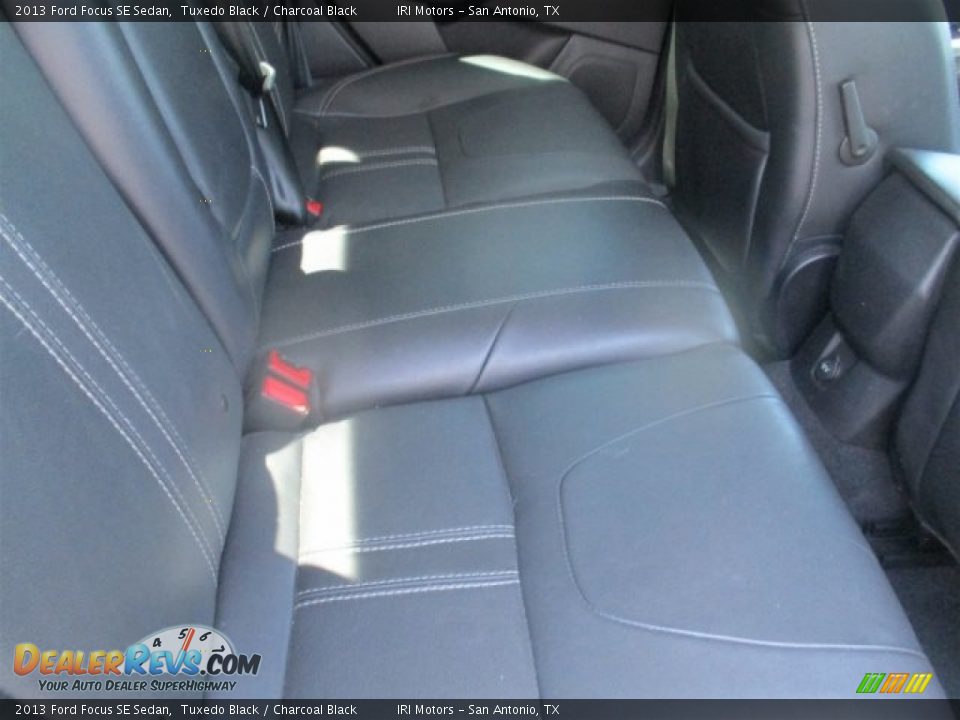 2013 Ford Focus SE Sedan Tuxedo Black / Charcoal Black Photo #14
