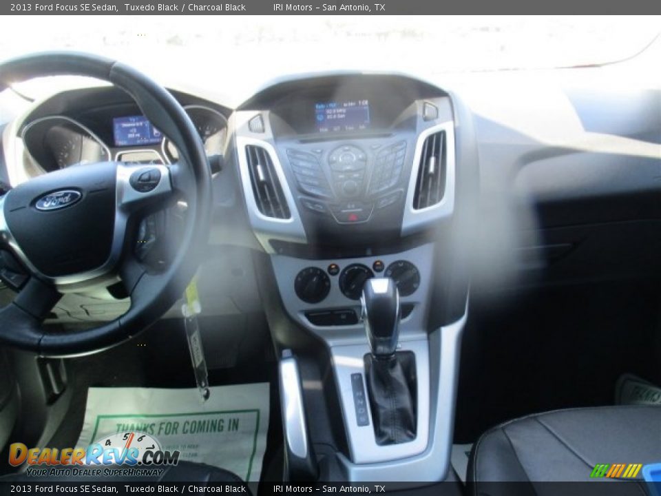 2013 Ford Focus SE Sedan Tuxedo Black / Charcoal Black Photo #15
