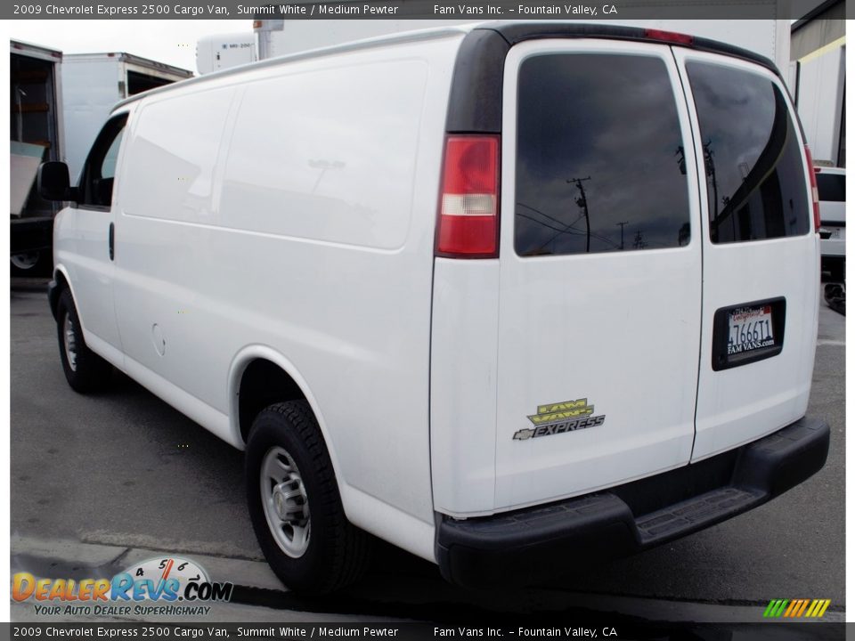 2009 Chevrolet Express 2500 Cargo Van Summit White / Medium Pewter Photo #7