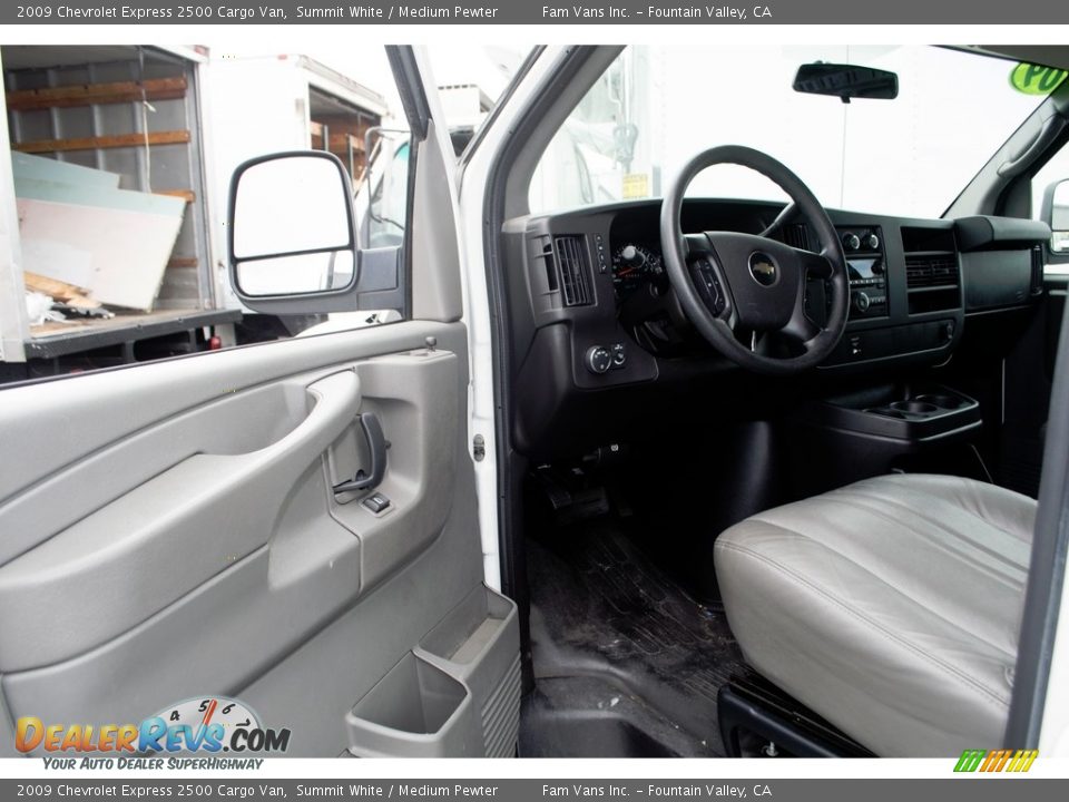 2009 Chevrolet Express 2500 Cargo Van Summit White / Medium Pewter Photo #14
