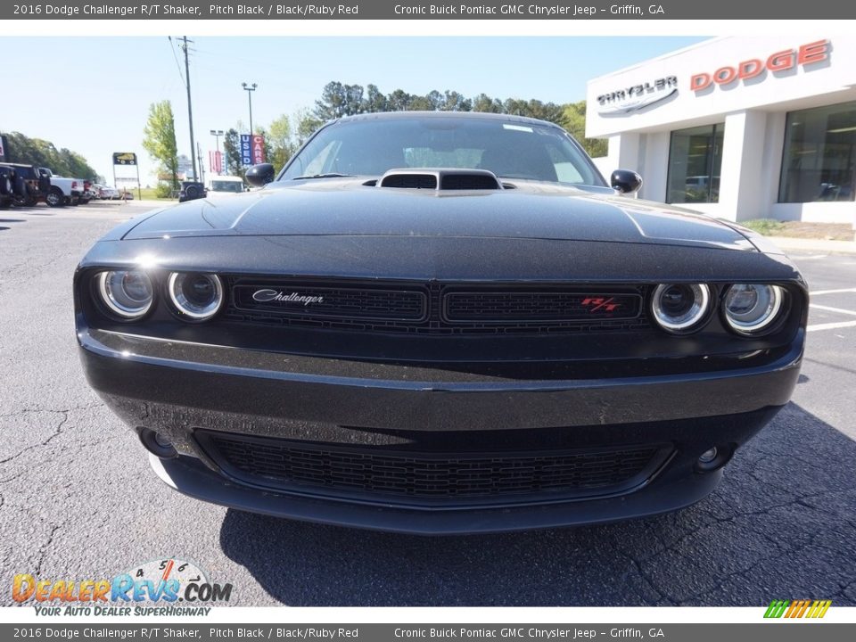 2016 Dodge Challenger R/T Shaker Pitch Black / Black/Ruby Red Photo #2