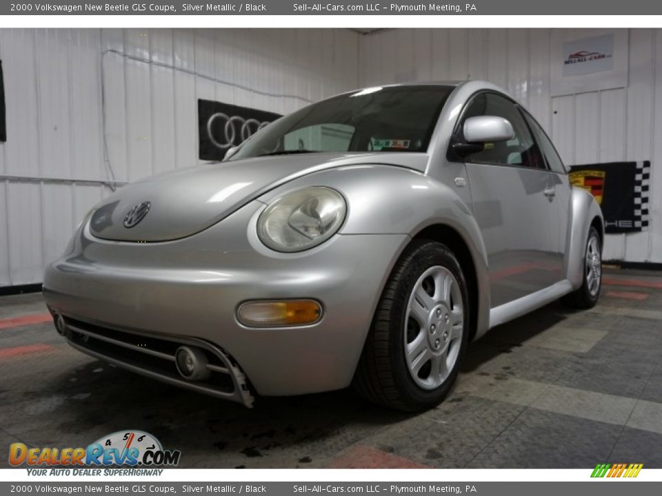 2000 Volkswagen New Beetle GLS Coupe Silver Metallic / Black Photo #3