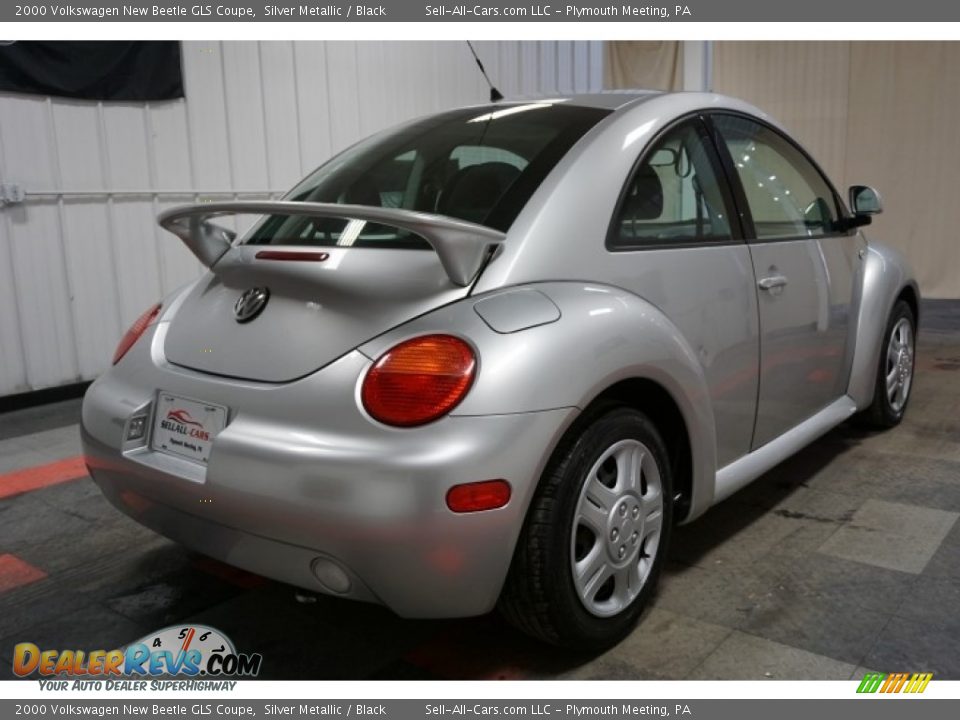 2000 Volkswagen New Beetle GLS Coupe Silver Metallic / Black Photo #8
