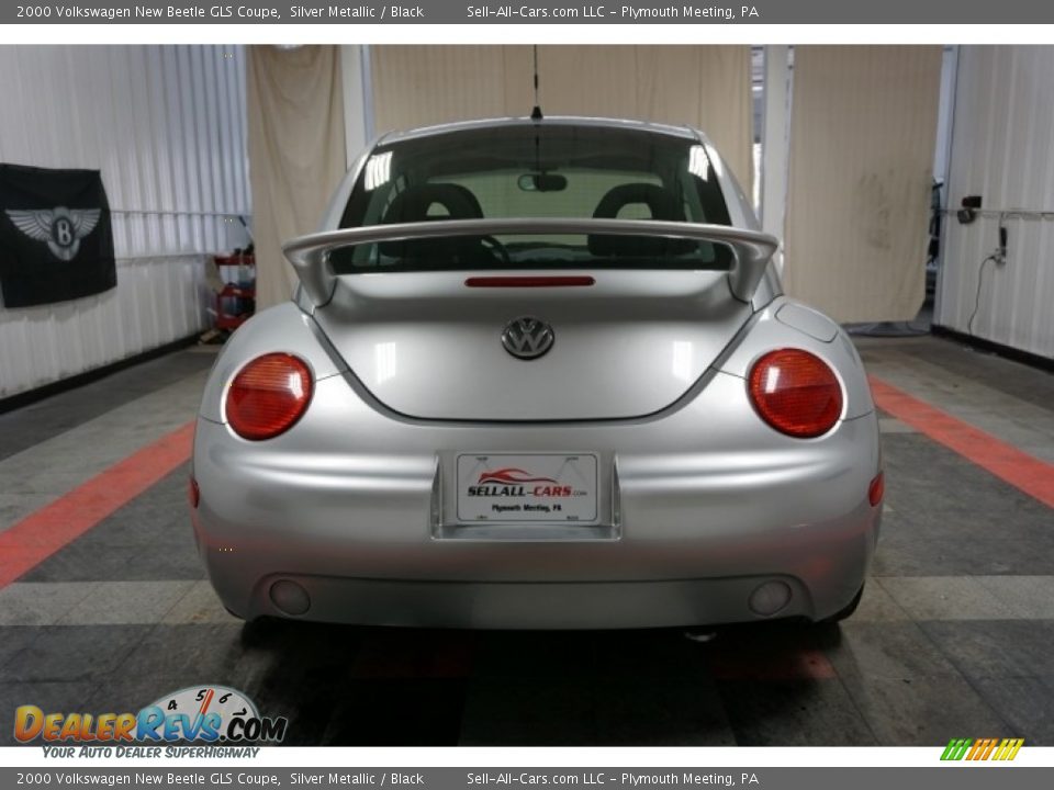 2000 Volkswagen New Beetle GLS Coupe Silver Metallic / Black Photo #9