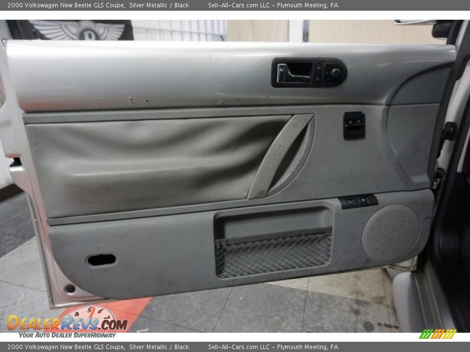2000 Volkswagen New Beetle GLS Coupe Silver Metallic / Black Photo #12