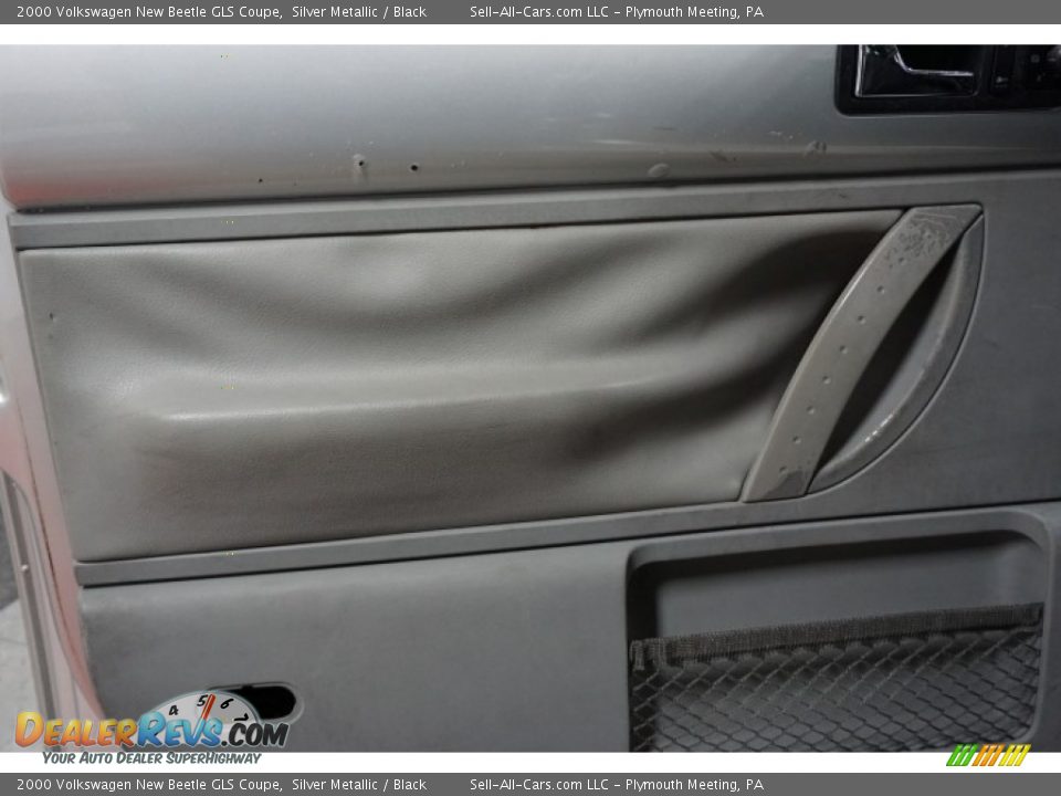2000 Volkswagen New Beetle GLS Coupe Silver Metallic / Black Photo #13