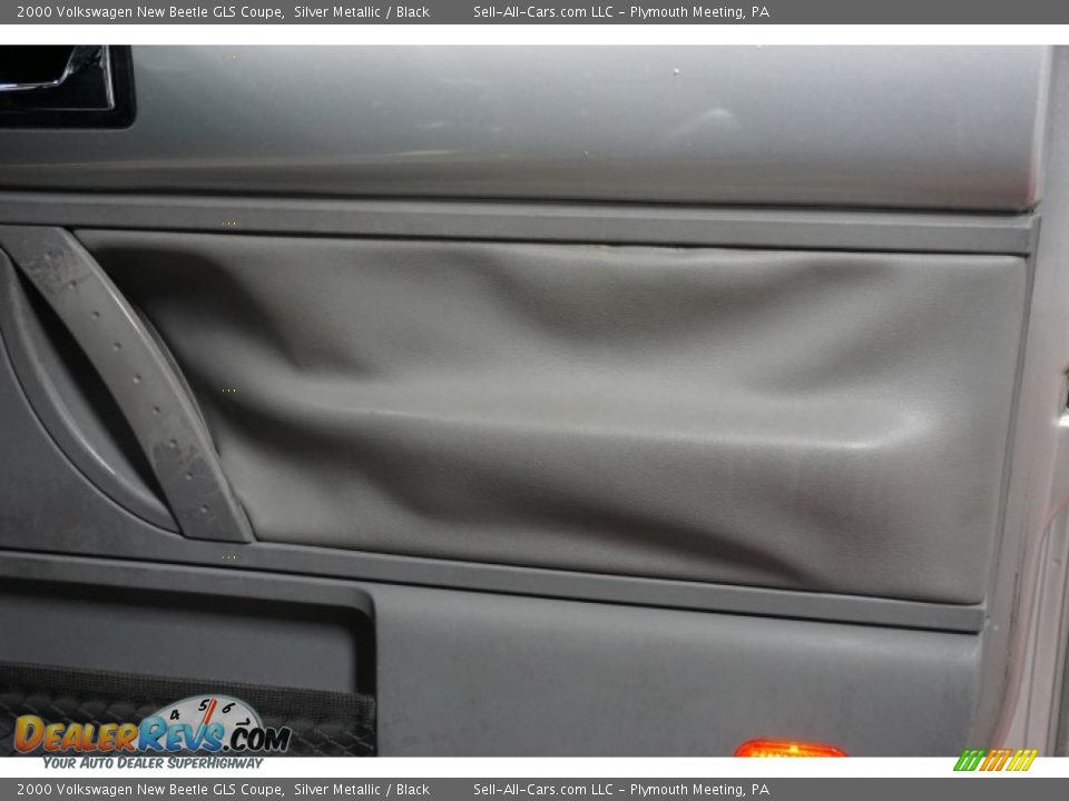 2000 Volkswagen New Beetle GLS Coupe Silver Metallic / Black Photo #18