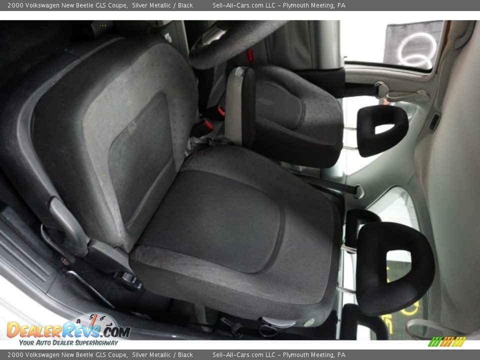 2000 Volkswagen New Beetle GLS Coupe Silver Metallic / Black Photo #23