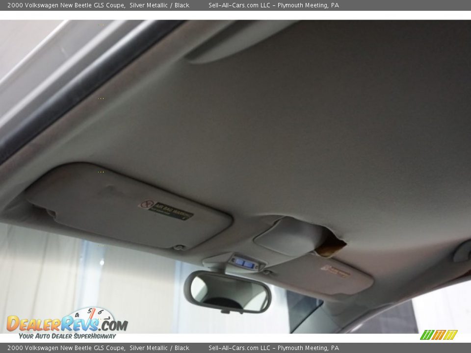 2000 Volkswagen New Beetle GLS Coupe Silver Metallic / Black Photo #24