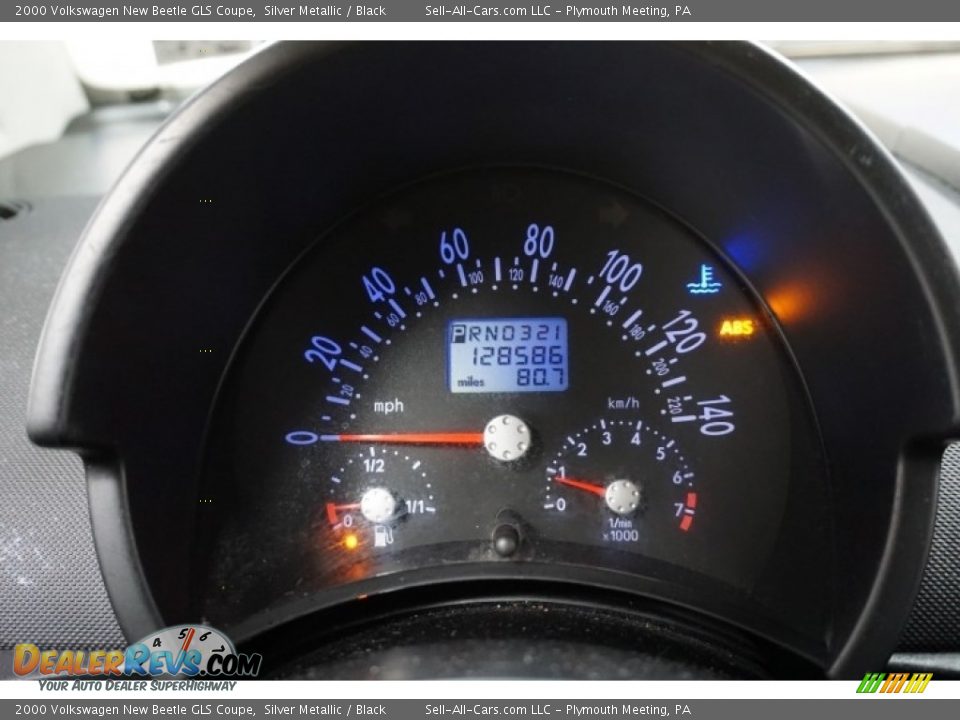 2000 Volkswagen New Beetle GLS Coupe Silver Metallic / Black Photo #29