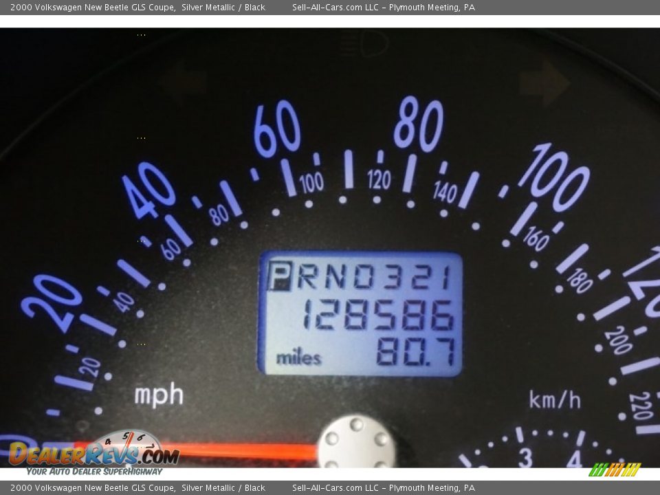2000 Volkswagen New Beetle GLS Coupe Silver Metallic / Black Photo #30