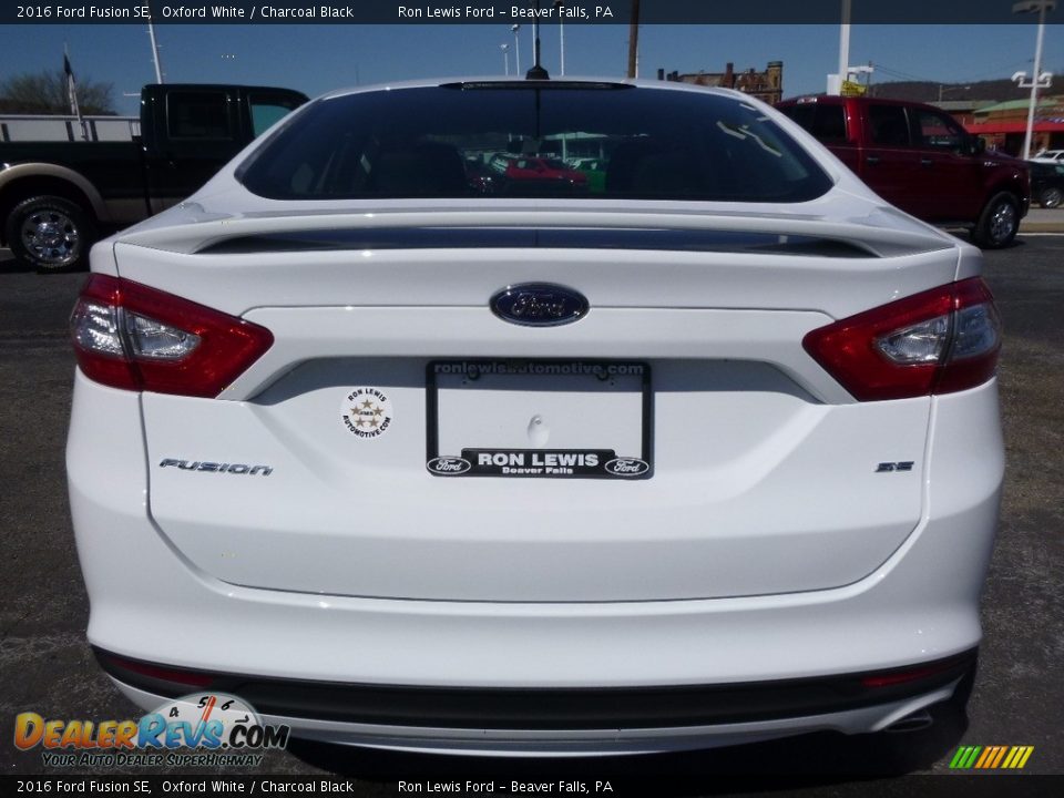 2016 Ford Fusion SE Oxford White / Charcoal Black Photo #4