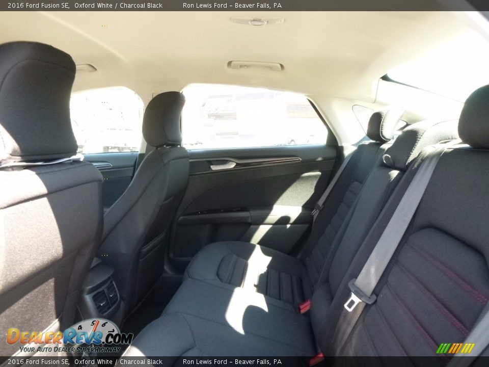 2016 Ford Fusion SE Oxford White / Charcoal Black Photo #12