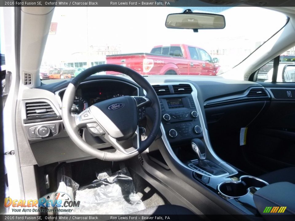 2016 Ford Fusion SE Oxford White / Charcoal Black Photo #13