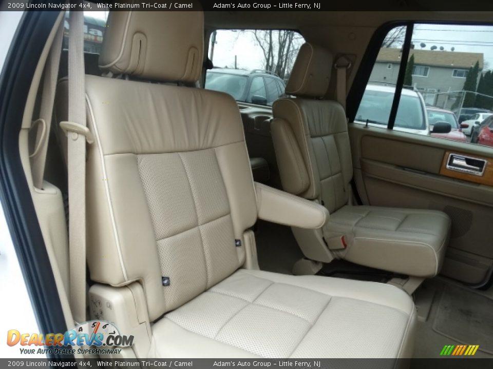 2009 Lincoln Navigator 4x4 White Platinum Tri-Coat / Camel Photo #18