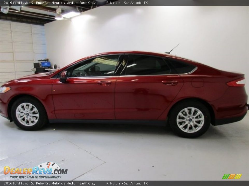 2016 Ford Fusion S Ruby Red Metallic / Medium Earth Gray Photo #6