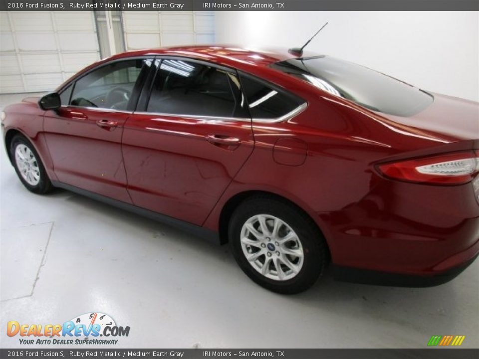 2016 Ford Fusion S Ruby Red Metallic / Medium Earth Gray Photo #7
