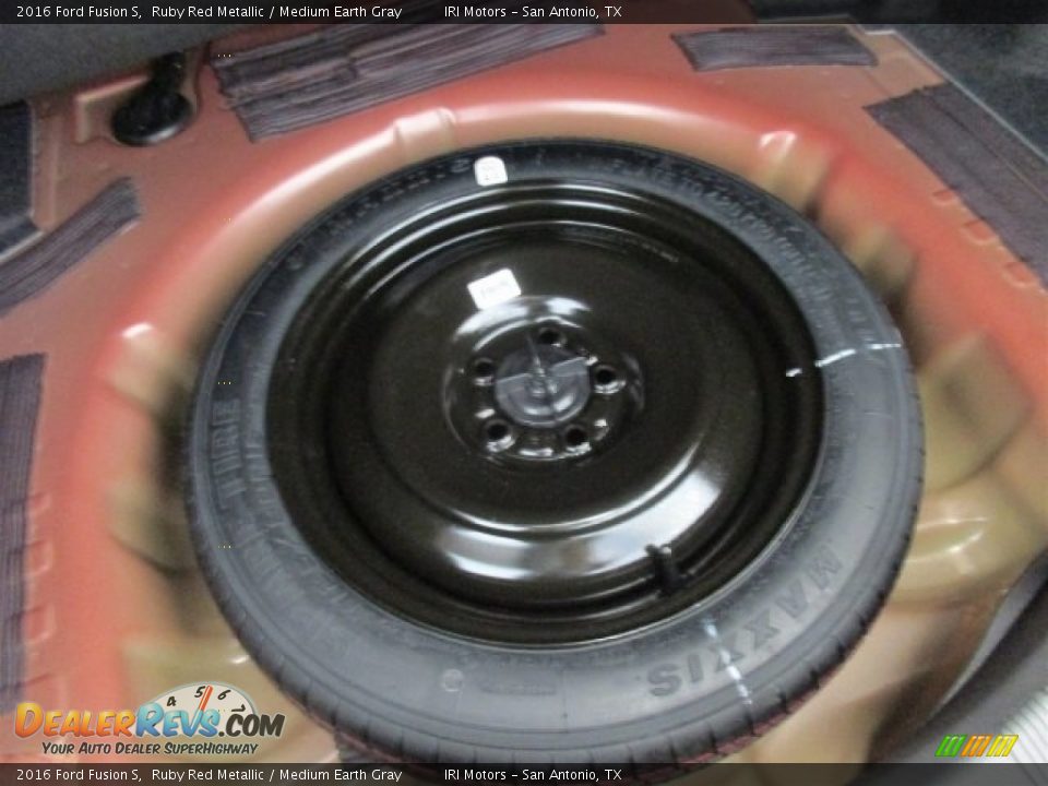 2016 Ford Fusion S Ruby Red Metallic / Medium Earth Gray Photo #27