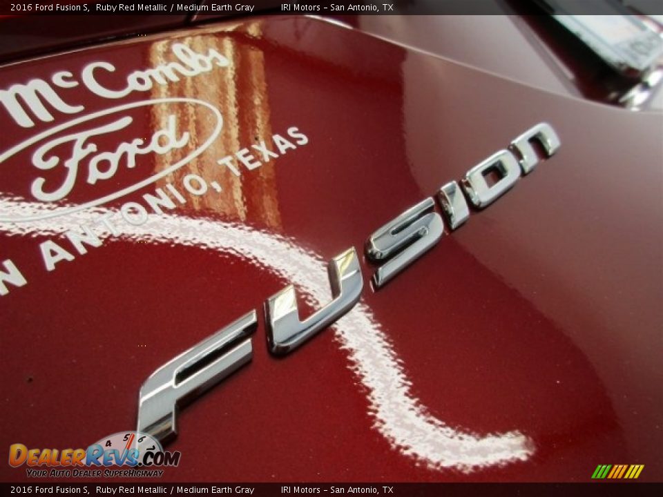 2016 Ford Fusion S Ruby Red Metallic / Medium Earth Gray Photo #28