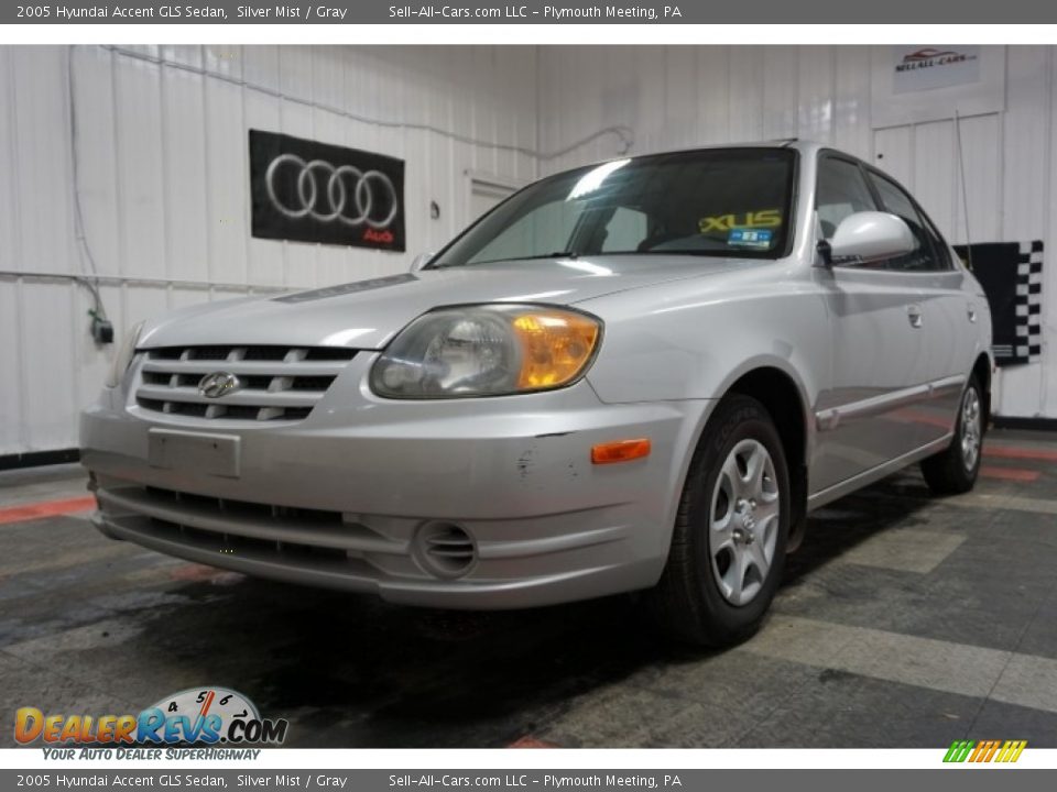 2005 Hyundai Accent GLS Sedan Silver Mist / Gray Photo #3
