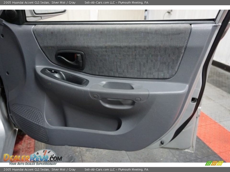2005 Hyundai Accent GLS Sedan Silver Mist / Gray Photo #18