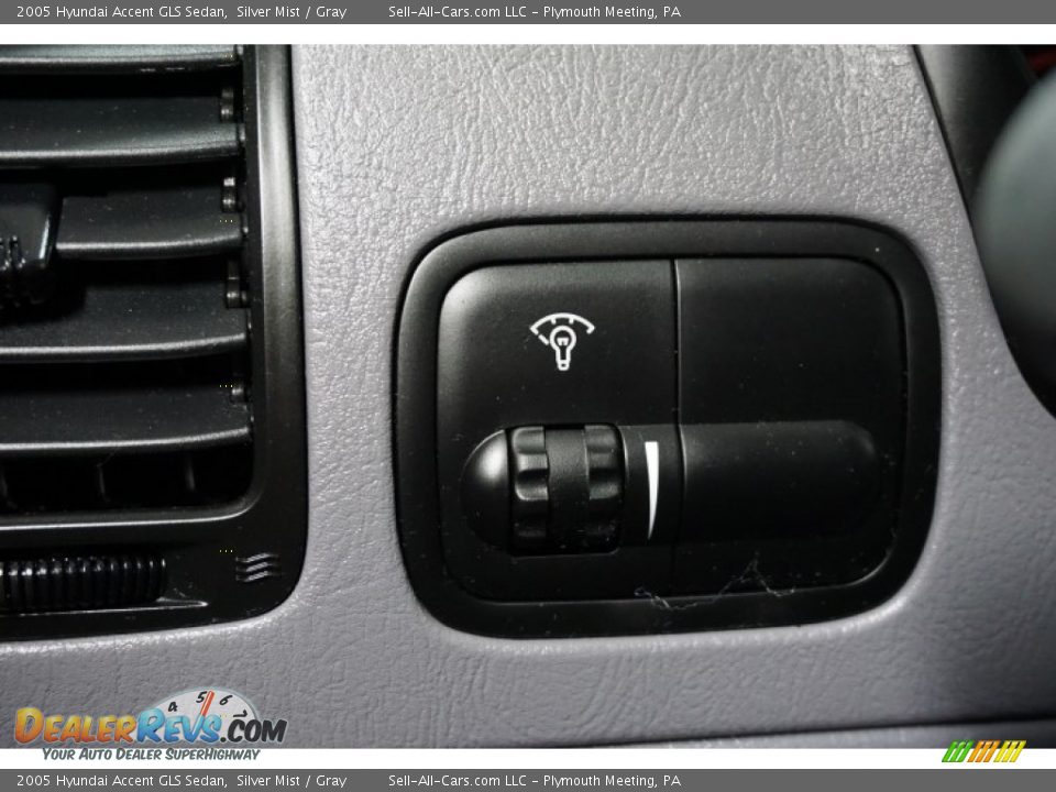 2005 Hyundai Accent GLS Sedan Silver Mist / Gray Photo #31
