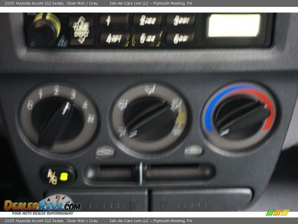 2005 Hyundai Accent GLS Sedan Silver Mist / Gray Photo #36