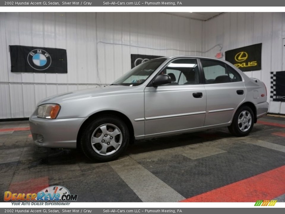 2002 Hyundai Accent GL Sedan Silver Mist / Gray Photo #2