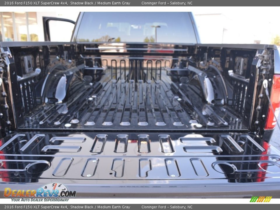 2016 Ford F150 XLT SuperCrew 4x4 Shadow Black / Medium Earth Gray Photo #6