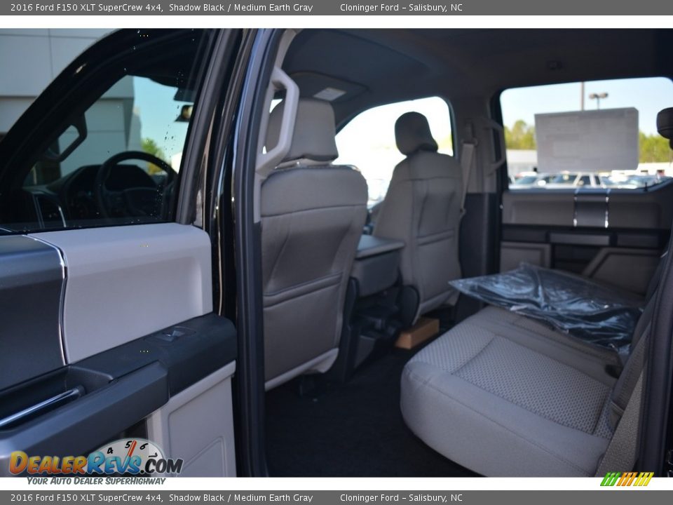 2016 Ford F150 XLT SuperCrew 4x4 Shadow Black / Medium Earth Gray Photo #10