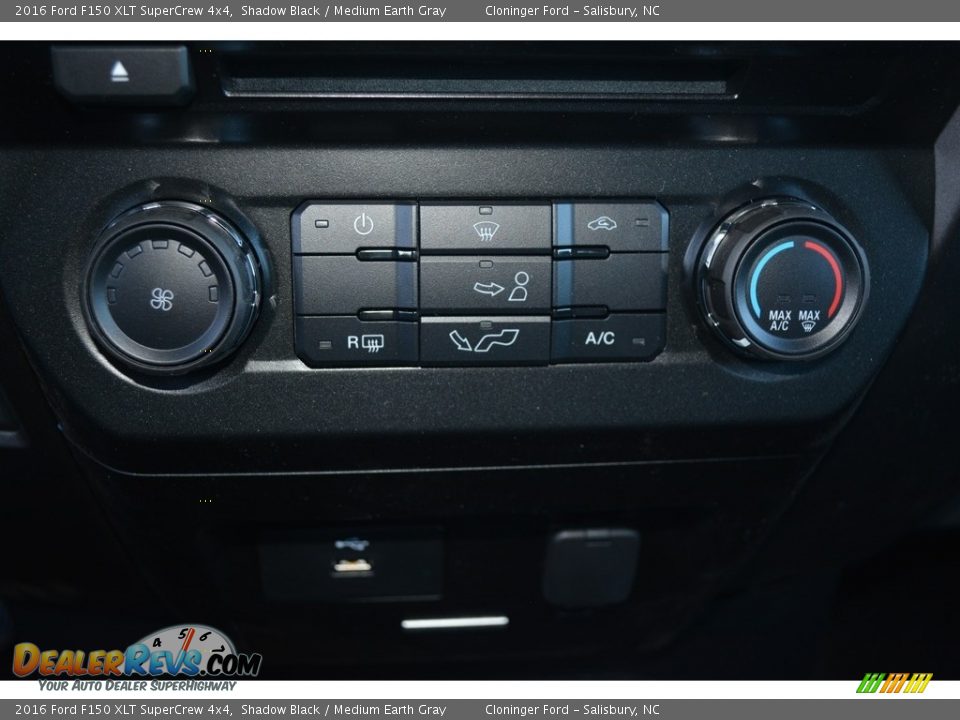 2016 Ford F150 XLT SuperCrew 4x4 Shadow Black / Medium Earth Gray Photo #14