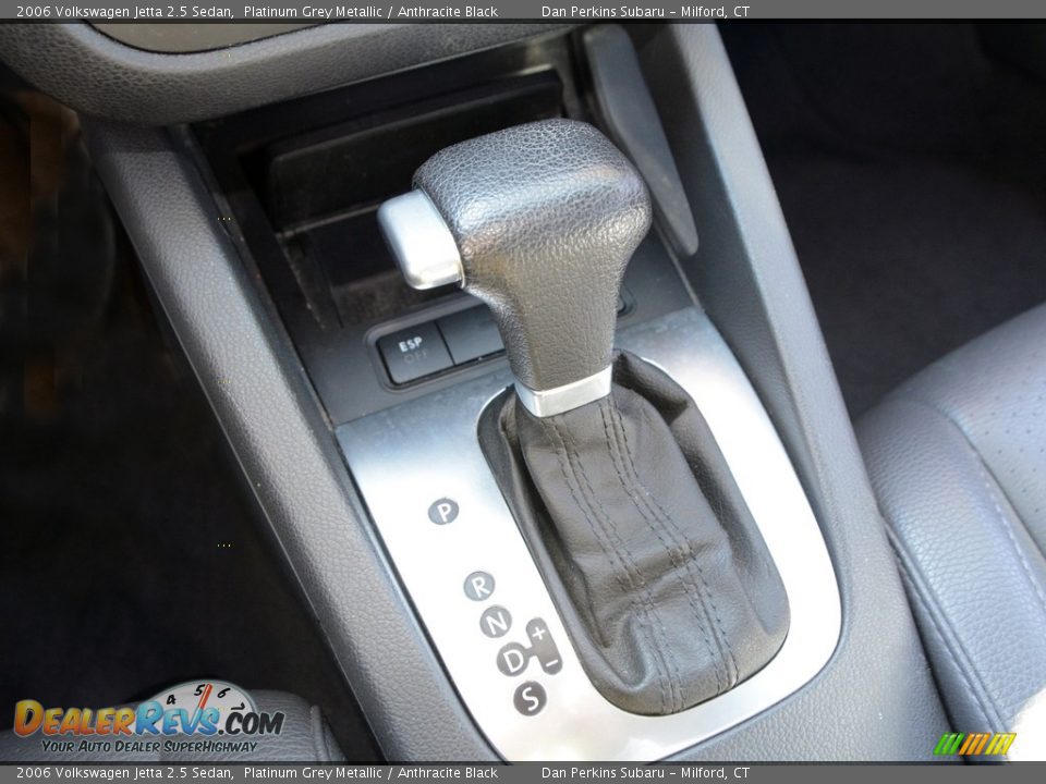 2006 Volkswagen Jetta 2.5 Sedan Platinum Grey Metallic / Anthracite Black Photo #13