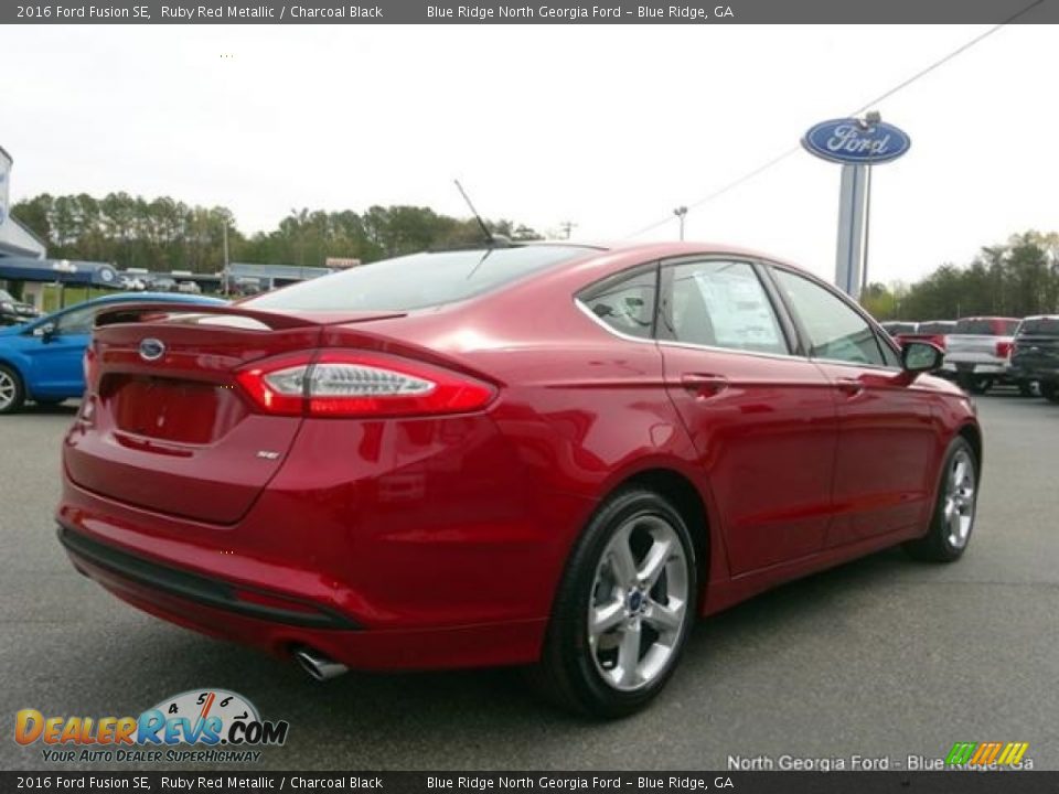 2016 Ford Fusion SE Ruby Red Metallic / Charcoal Black Photo #5