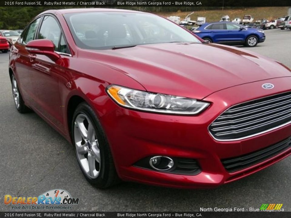 2016 Ford Fusion SE Ruby Red Metallic / Charcoal Black Photo #34