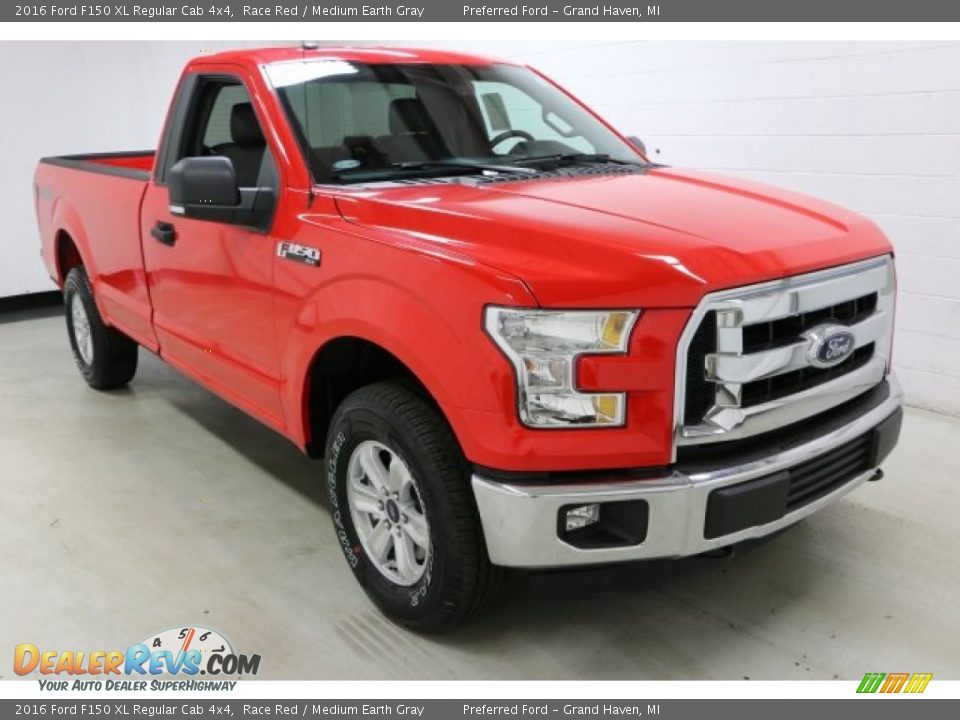 Front 3/4 View of 2016 Ford F150 XL Regular Cab 4x4 Photo #3