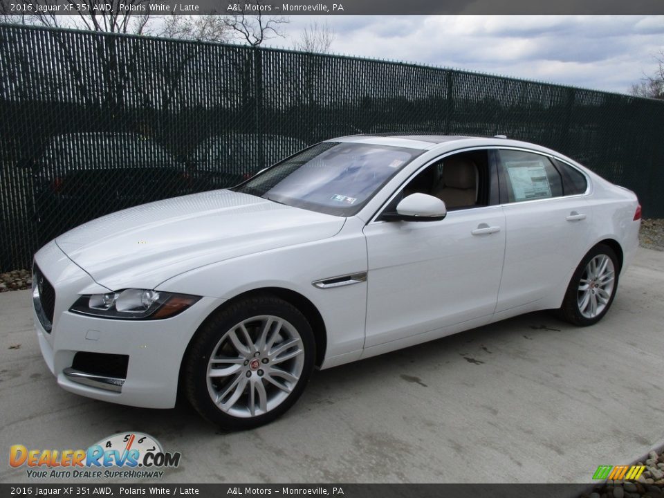 Front 3/4 View of 2016 Jaguar XF 35t AWD Photo #8