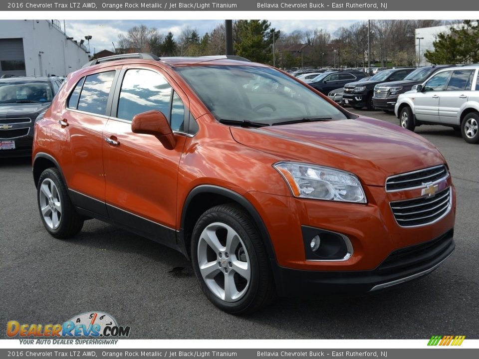 Front 3/4 View of 2016 Chevrolet Trax LTZ AWD Photo #3