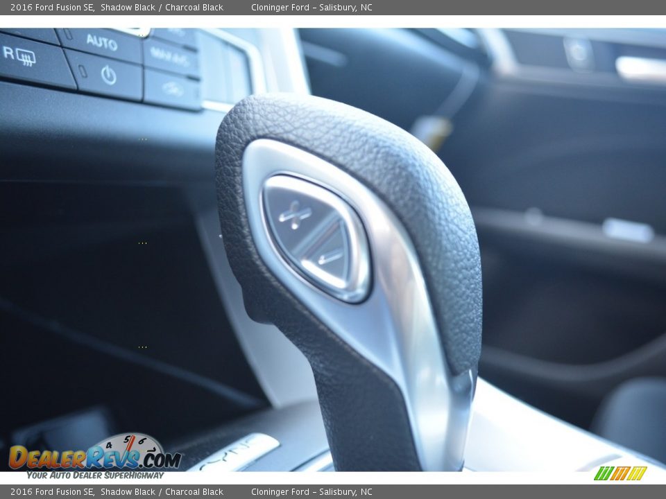 2016 Ford Fusion SE Shadow Black / Charcoal Black Photo #14