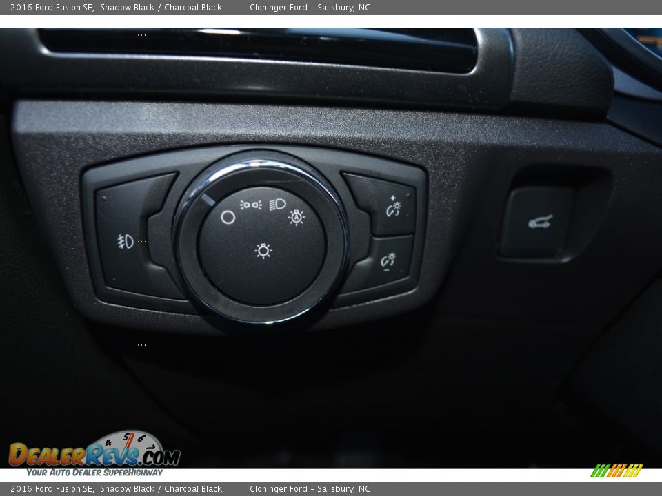2016 Ford Fusion SE Shadow Black / Charcoal Black Photo #16