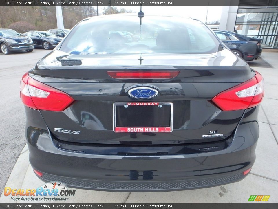 2013 Ford Focus SE Sedan Tuxedo Black / Charcoal Black Photo #4