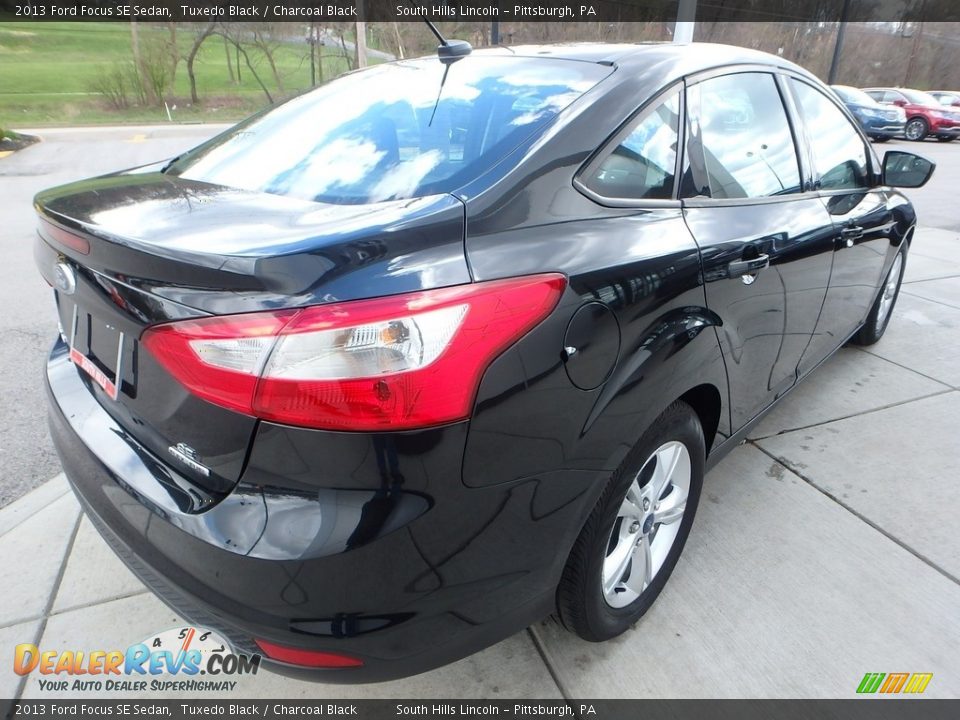 2013 Ford Focus SE Sedan Tuxedo Black / Charcoal Black Photo #5