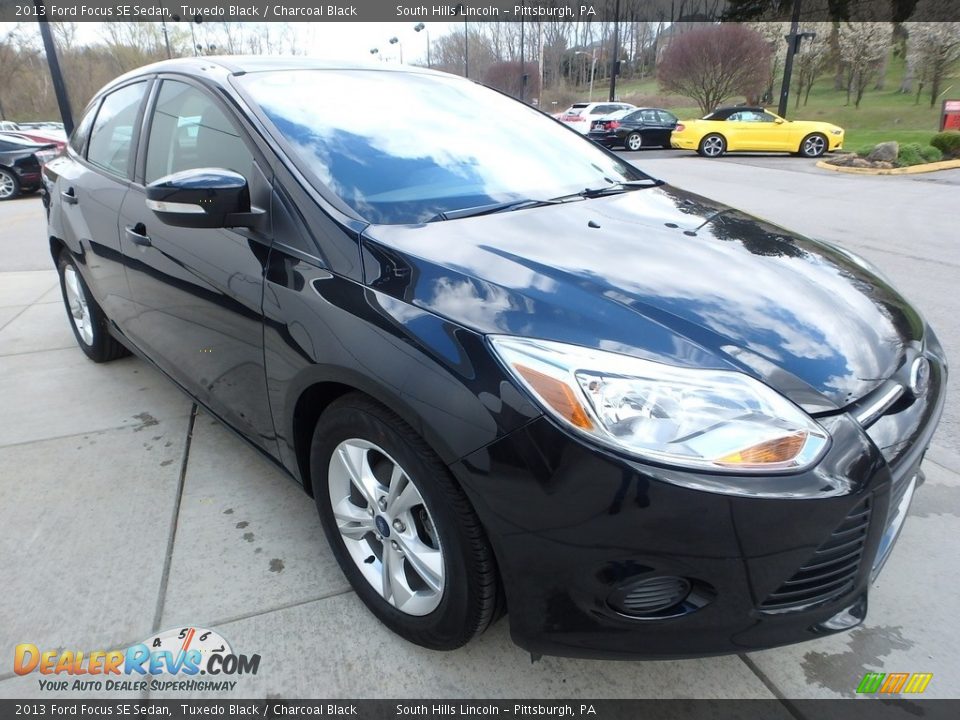 2013 Ford Focus SE Sedan Tuxedo Black / Charcoal Black Photo #7