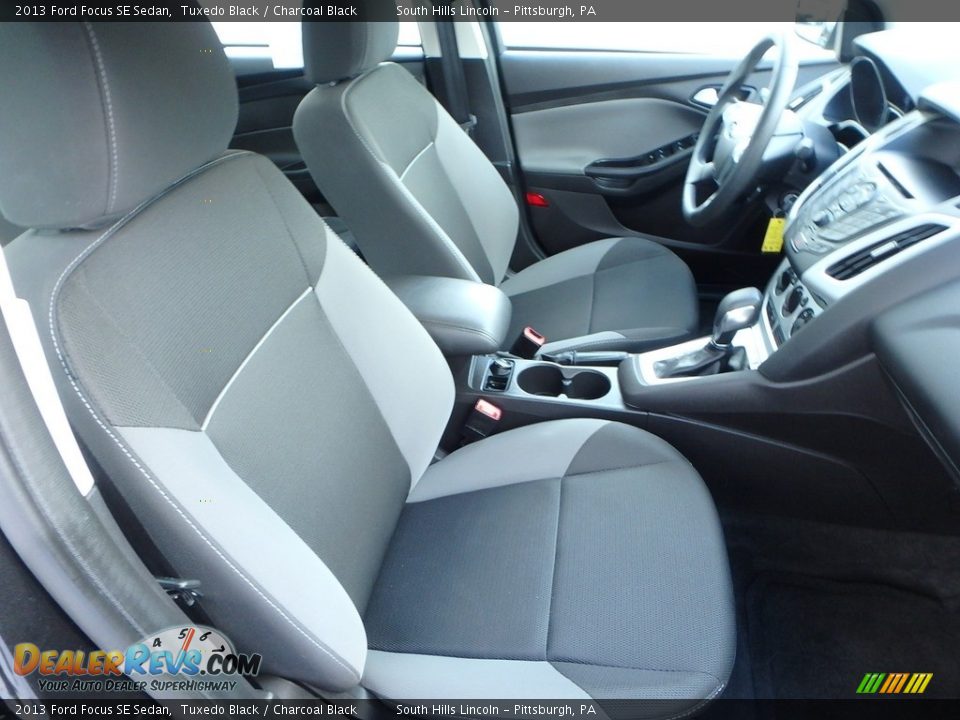 2013 Ford Focus SE Sedan Tuxedo Black / Charcoal Black Photo #10