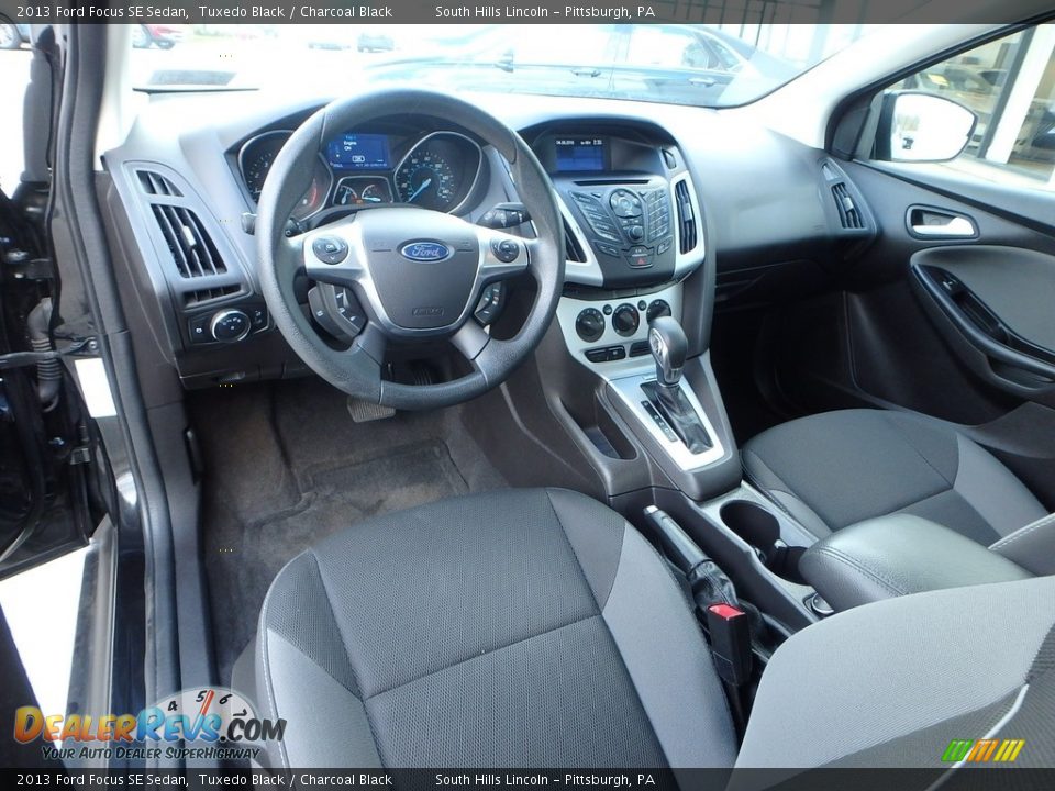 2013 Ford Focus SE Sedan Tuxedo Black / Charcoal Black Photo #17