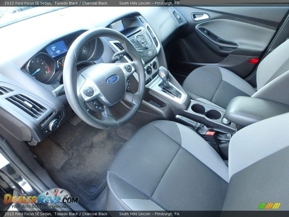 2013 Ford Focus SE Sedan Tuxedo Black / Charcoal Black Photo #20