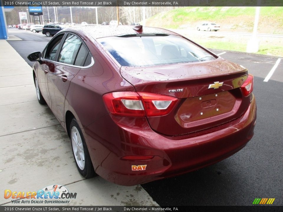 2016 Chevrolet Cruze LT Sedan Siren Red Tintcoat / Jet Black Photo #6