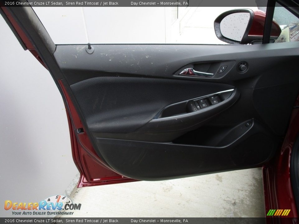 2016 Chevrolet Cruze LT Sedan Siren Red Tintcoat / Jet Black Photo #10