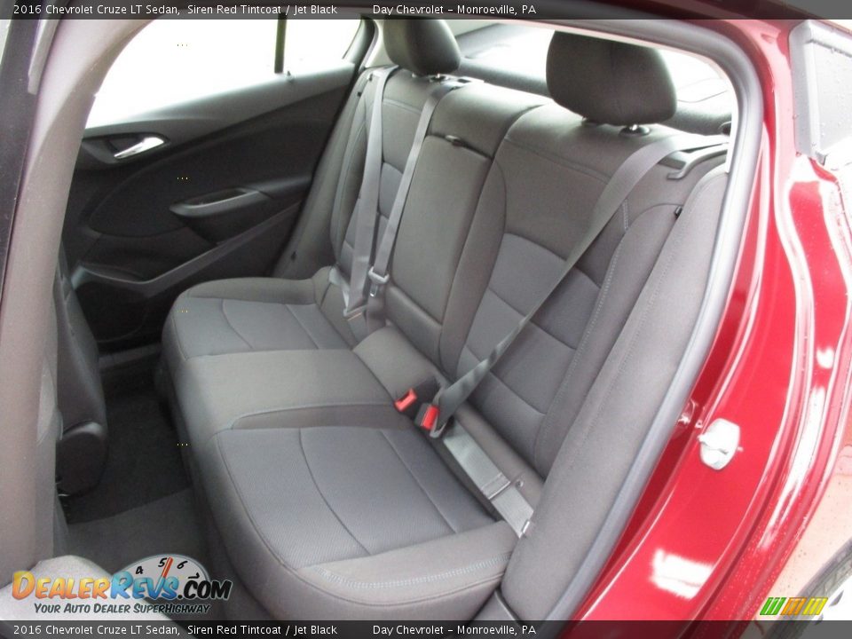 2016 Chevrolet Cruze LT Sedan Siren Red Tintcoat / Jet Black Photo #12