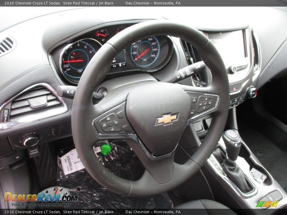 2016 Chevrolet Cruze LT Sedan Siren Red Tintcoat / Jet Black Photo #13